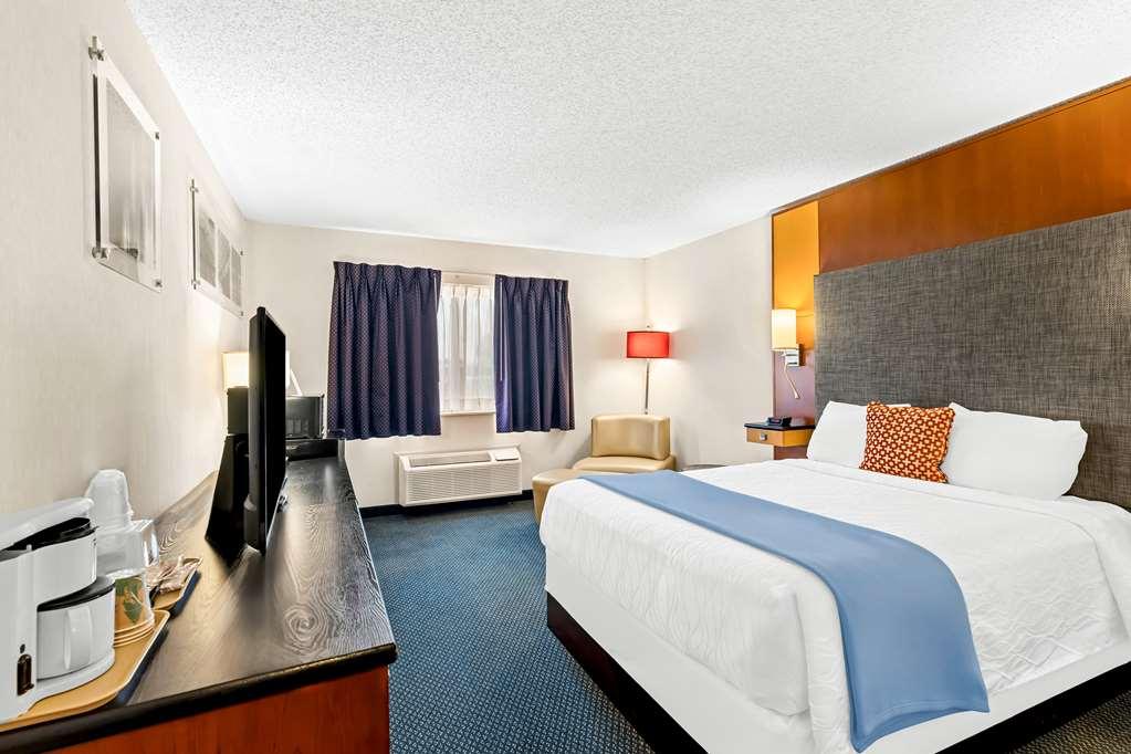 Americas Best Value Inn & Suites - Tahquamenon Country Newberry Bilik gambar