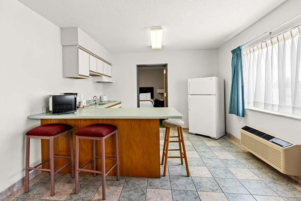 Americas Best Value Inn & Suites - Tahquamenon Country Newberry Bilik gambar