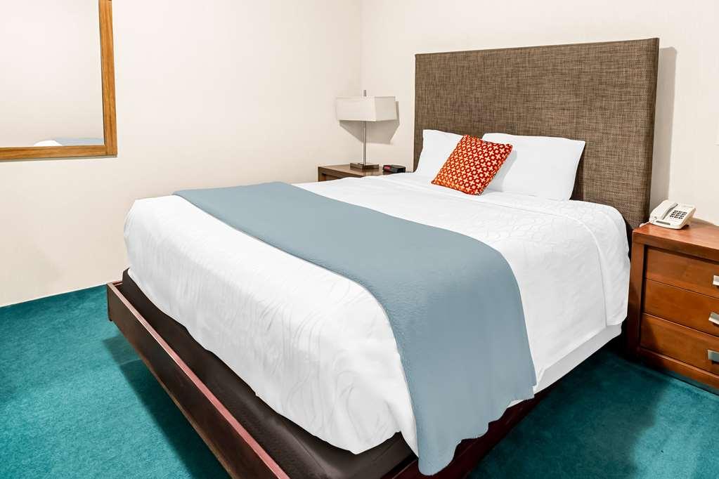 Americas Best Value Inn & Suites - Tahquamenon Country Newberry Bilik gambar