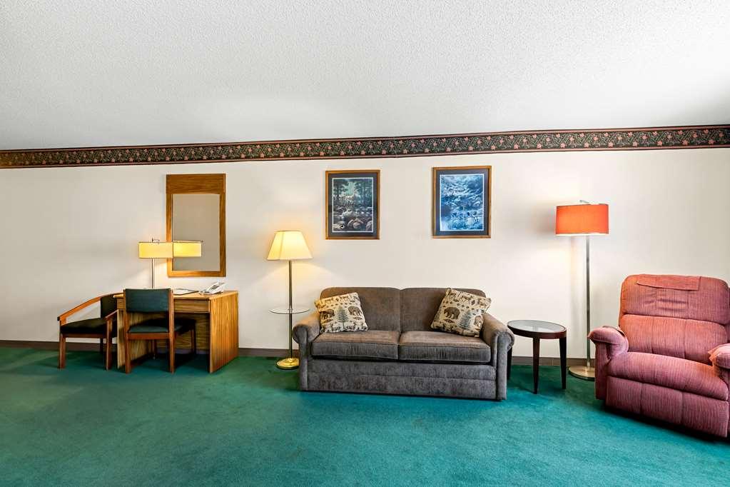 Americas Best Value Inn & Suites - Tahquamenon Country Newberry Bilik gambar