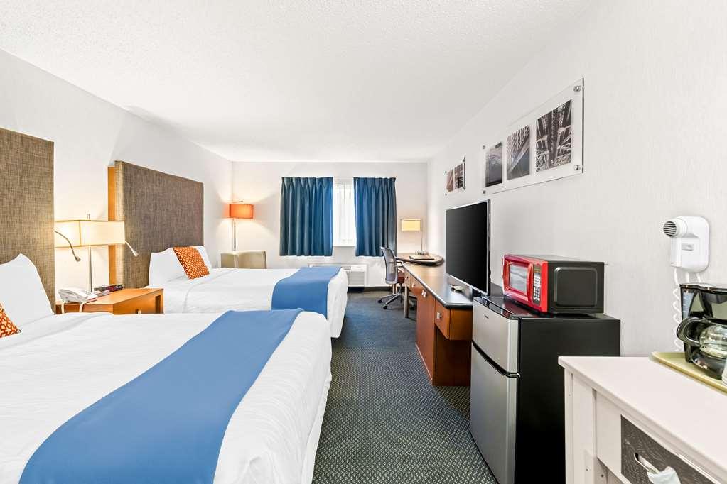 Americas Best Value Inn & Suites - Tahquamenon Country Newberry Bilik gambar