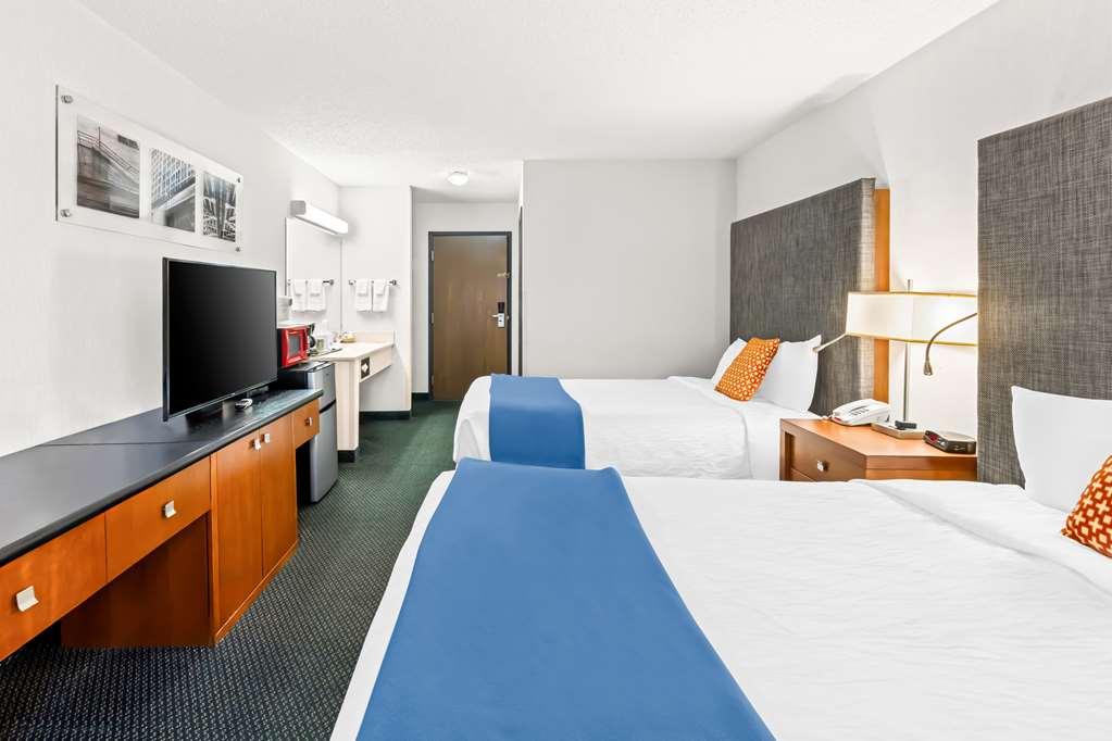 Americas Best Value Inn & Suites - Tahquamenon Country Newberry Bilik gambar