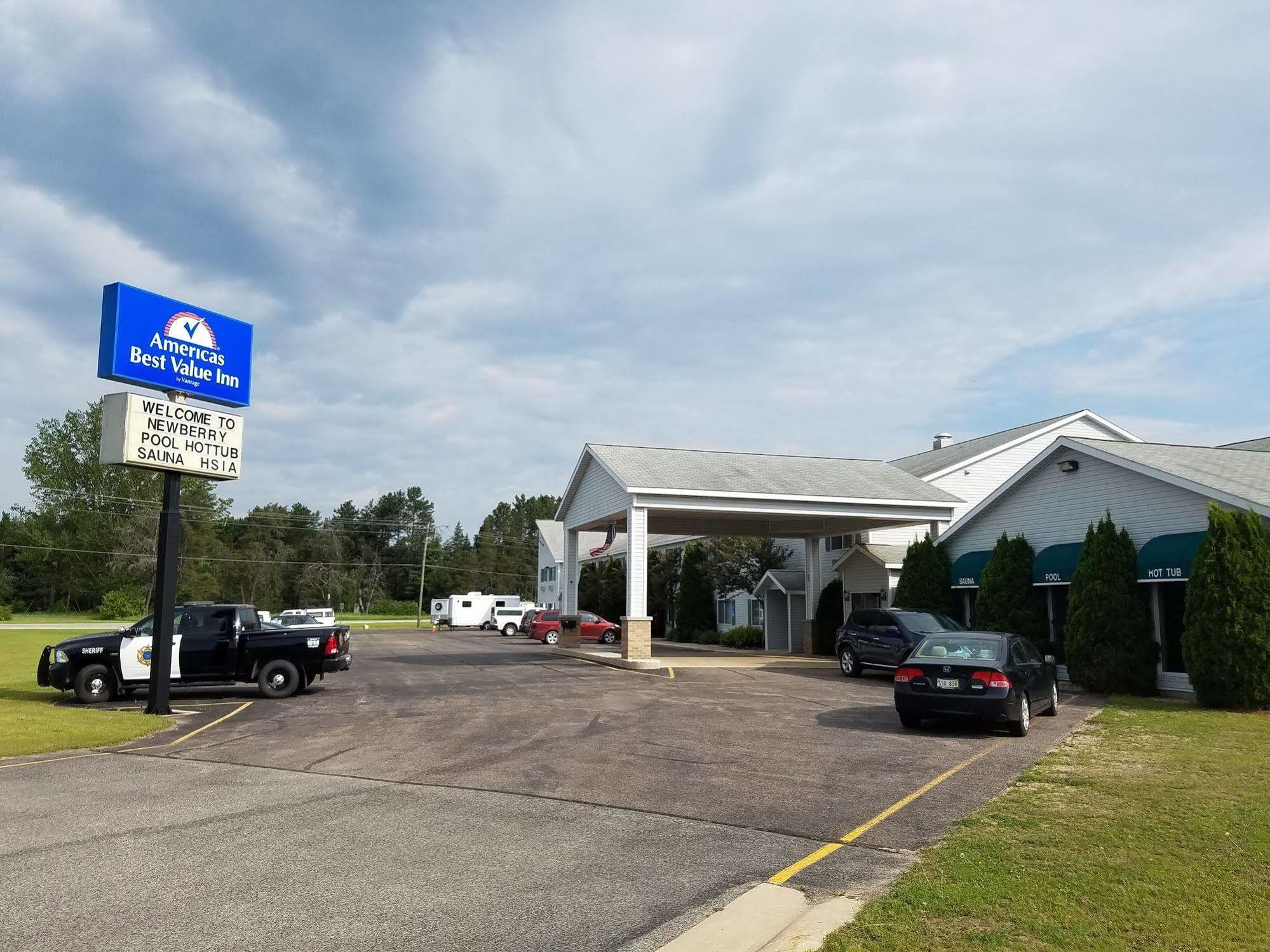 Americas Best Value Inn & Suites - Tahquamenon Country Newberry Luaran gambar